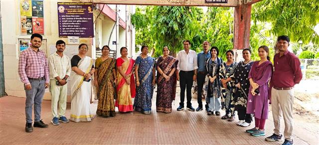 महाविद्यालय में आज प्राचार्य मैडम के मार्गदर्शन में राजनीति शास्त्र एवं इतिहास विभाग की स्थाई संबद्धता हेतु विश्वविद्यालय टीम  द्वारा निरीक्षण किया गय